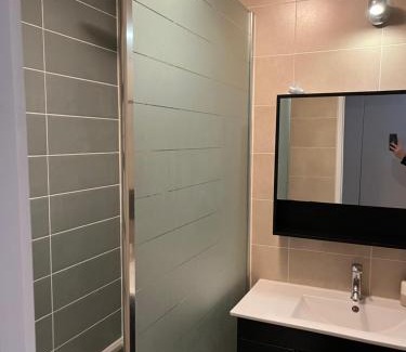 Saint-Jean Apartment | Cozy Appartements Caen Centre with Breakfast & Family-Friendly Amenities