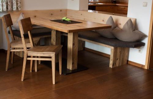 Oberammergau Apartment | Top-Rated Appartements Christiane Knöpfle with Breakfast