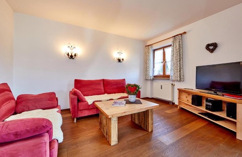 Oberammergau Apartment | Top-Rated Appartements Christiane Knöpfle with Breakfast