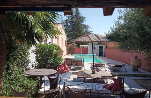 Valreas House | Idyllic Studio Valreas with Pool and Ocean Views