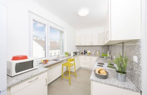Hernals Apartment | Pet-Friendly Appartements Ferchergasse with Kitchen Amenities