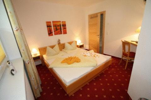 Ried im Zillertal Apartment | Convenient Appartements Markus: Pet-Friendly with Pool Access