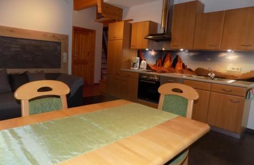 Assling Apartment | Guest Favorite Appartements Obergollerhof with Hot Tub
