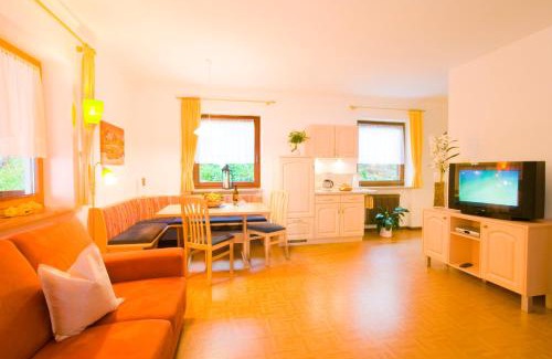 Cermes Apartment | Oceanfront Appartements Peilerhof with Breakfast & High Ratings