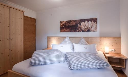 Pertisau Apartment | Family-Friendly Appartements Rosenhof with Pet Amenities