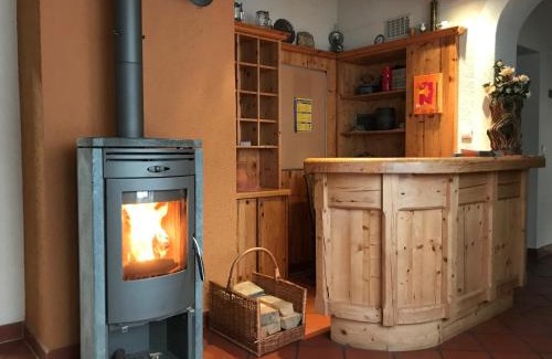 Gundersheim Apartment | Pet-Friendly Appartements Rosenstockl with Ocean Views