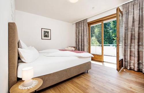 Augsdorf Apartment | Oceanfront Appartements Schwarzvilla with Private Beach Access
