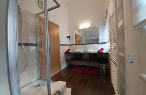 Berwang Apartment | Guest Rated: Appartements Sportsüberl with Pet-Friendly Perks