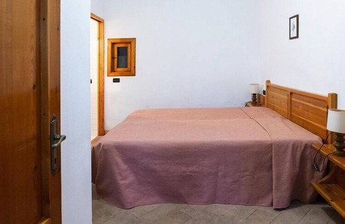 Giugnano Apartment | Pet-Friendly Appartements Villa Morosi with Pool in Lamporecchio