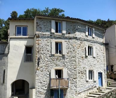 Rennes-les-Bains Apartment | Welcoming Douce Reine: Perfect for Families and Pets