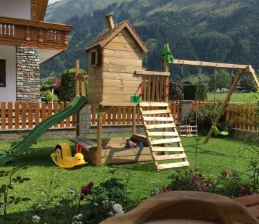 Bichlbach Apartment | Pet-Friendly Appartements Wacker with Ocean View & Spa