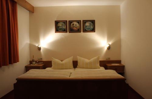 Ried im Oberinntal Apartment | Family-Friendly Retreat at Appartements Zerzer, Rated 9.3