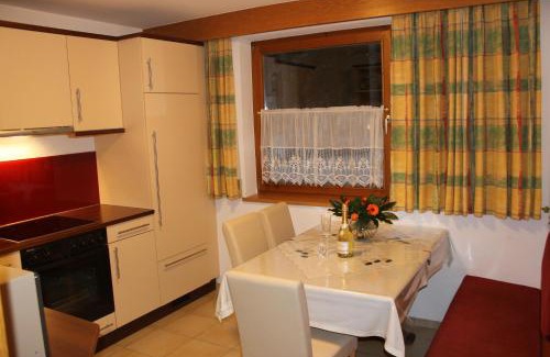 Ried im Oberinntal Apartment | Family-Friendly Retreat at Appartements Zerzer, Rated 9.3