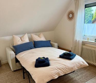 Bad Zwischenahn Apartment | Discover Appartement „Zum Weißen Hahn“ with Hot Tub Amenities