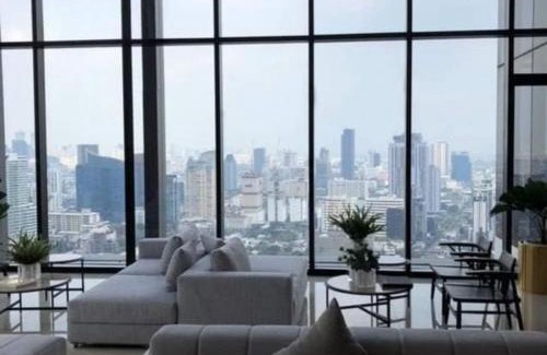 Khlong Kum Apartment | Modern 2-Bedroom Apartment with Pool & Hot Tub Access