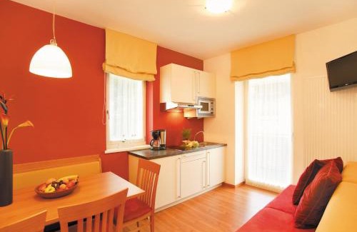 Sand in Taufers Apartment | Elegant Apparthotel Central: Pet-Friendly with Hot Tub