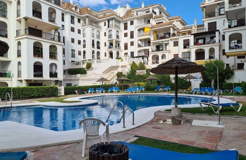 San Luis de Sabinillas Apartment | Ideal Apartment in Marina de la Duquesa with Ocean View