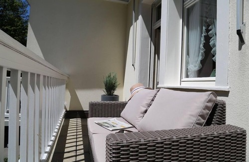 Badenweiler Apartment | Cozy Apartment Binding with Kitchen and Breakfast Included