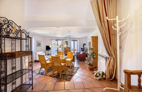 Aer Apartment | Guest Rated 9/10 at Appartment Capri - Family & Pet Friendly