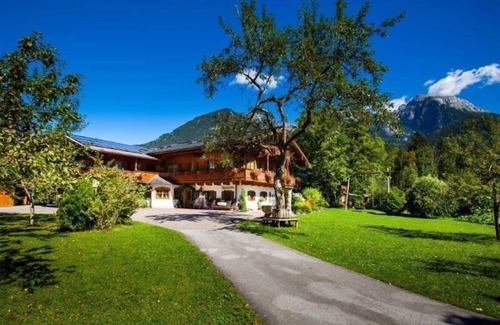 Schoenau am Koenigssee Apartment | Guest Rated: Apartment Grünstein with Spa & Hot Tub