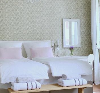 Schopfheim Apartment | Stylish Retreat at Appartment Entegast - Family-Friendly Stay