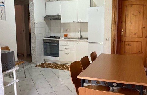 Gianola Apartment | Spacious Apartment for 8 Near Beach with Pool & Ocean View