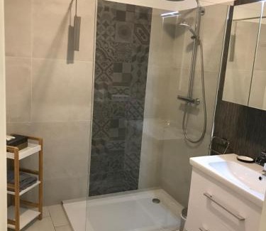 Schoerfling am Attersee Apartment | Elegant Apartment in Kammerl with Ocean View & Private Beach