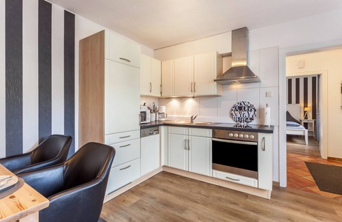 Eslohe Apartment | Welcoming Appartment "Kupferkännchen" with Spa & Breakfast
