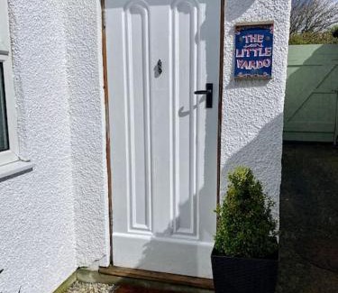Pendeen Apartment | Family-Friendly Escape at The Little Vardo - Rated 8.2
