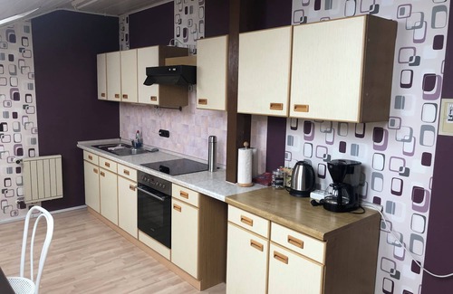 Gaudernbach Apartment | Cozy 2-Bedroom Apartment with Kitchen & Pet-Friendly Amenities