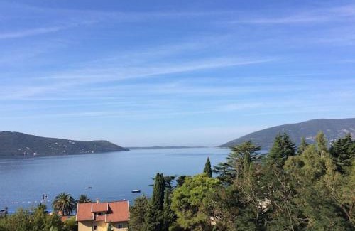 Meljine Apartment | Oceanfront Apartment with Breathtaking Views in Montenegro