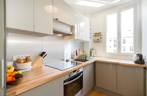 Quartier de Javel Apartment | Elegant Apartment with Eiffel Tower Views & Spa Amenities