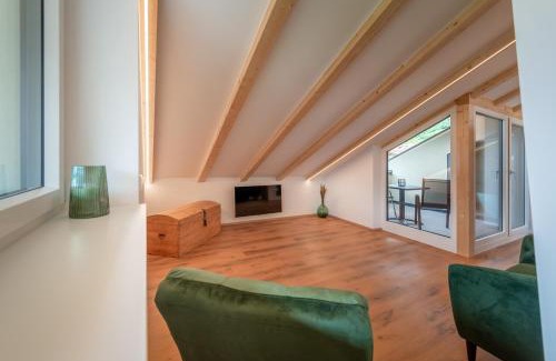 Tramin Apartment | Stylish Apartments DAS Hubertus with Top Amenities & High Ratings