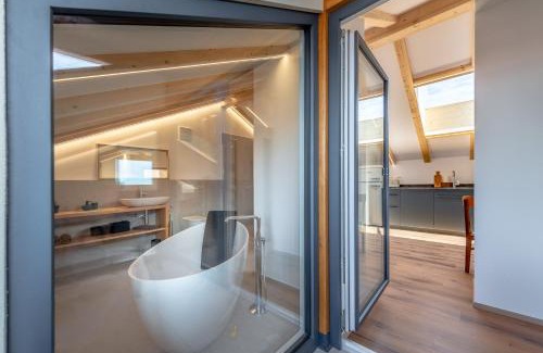 Tramin Apartment | Stylish Apartments DAS Hubertus with Top Amenities & High Ratings