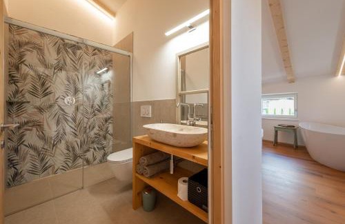 Tramin Apartment | Stylish Apartments DAS Hubertus with Top Amenities & High Ratings