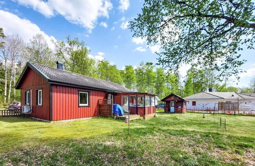 Stavsjo House | Cozy Cottage Near Lake Bolmen with Spa and Pet-Friendly Options