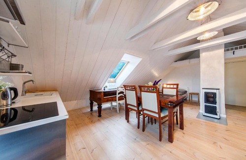 Tatari Apartment | Family-Friendly Stay at Apple 9 Apartment - Rated 9/10