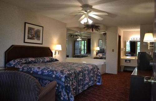 Eureka Springs Hotel | Cozy Apple Blossom Inn: Family-Friendly Retreat with Top Ratings