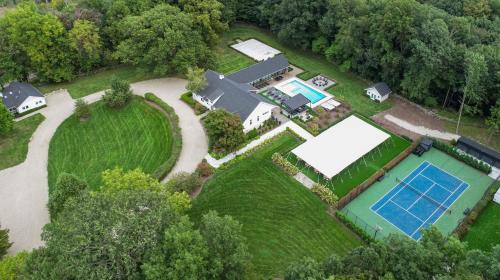 Union Pier House | Relax at Apple Blossom Resort - Pet Friendly & Pool Access