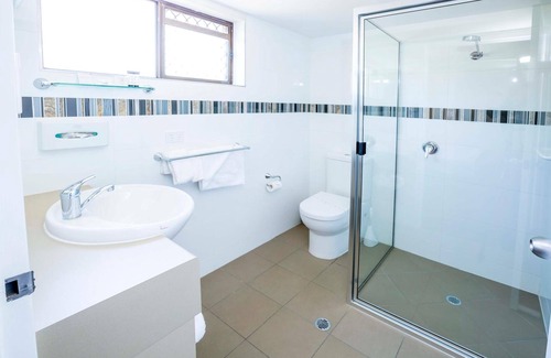 Stanthorpe Hotel | Family-Friendly Apple & Grape Motel with Delicious Breakfast