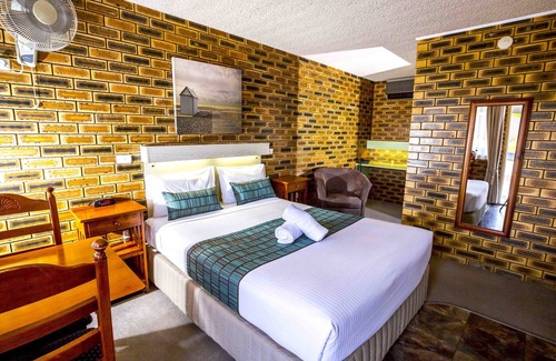 Stanthorpe Hotel | Family-Friendly Apple & Grape Motel with Delicious Breakfast