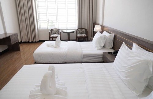 Dangkao Hotel | Inviting Apple Hotel Three: Family-Friendly with Breakfast