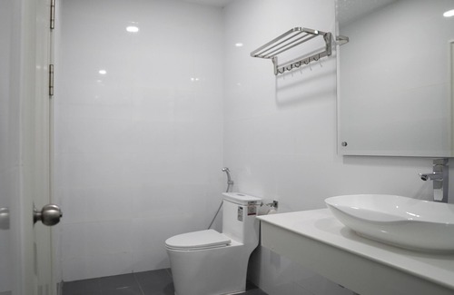 Dangkao Hotel | Inviting Apple Hotel Three: Family-Friendly with Breakfast