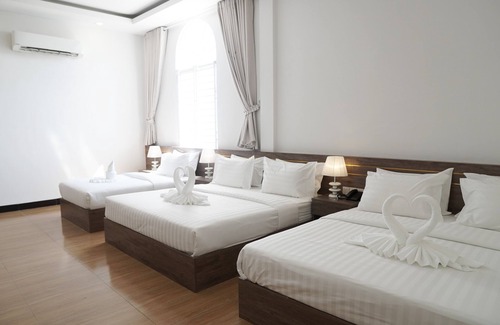 Dangkao Hotel | Inviting Apple Hotel Three: Family-Friendly with Breakfast