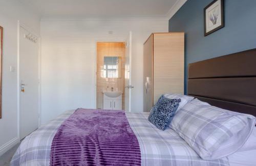 Queensbury House | Child-Friendly Retreat at Apple House Wembley - 9.6/10 Rated