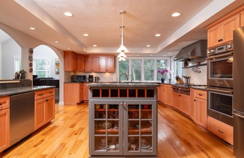 Littleton House | Top-Rated Apple Orchard Retreat with Ocean View & Pool