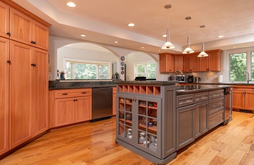 Littleton House | Top-Rated Apple Orchard Retreat with Ocean View & Pool