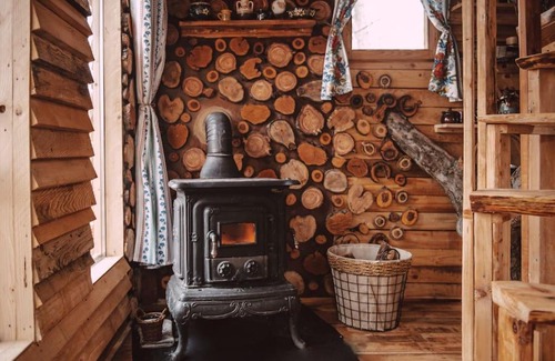 Valea Mare-Pravat Other | Pet-Friendly Apple Tree Cabin with 10/10 Guest Rating