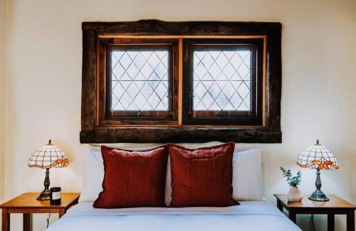 Budgee Budgee House | Experience Tranquility at Apple Tree Cottage - Country Retreat