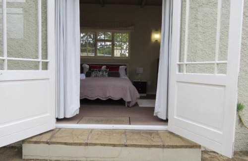 Grahamstown House | Discover AppleBee Guest Cottages: 4-Star Oceanfront Retreat